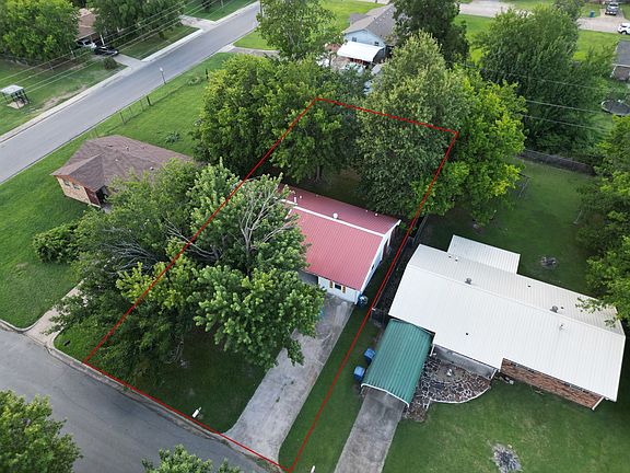 3rd image of 411 W Park Ave
