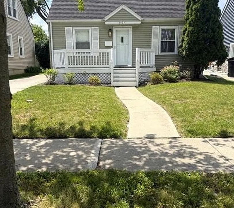 1424 Chapin Ave