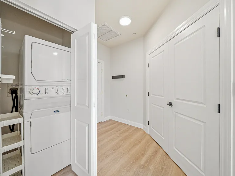145 Glenwood St #304 — Photo 22