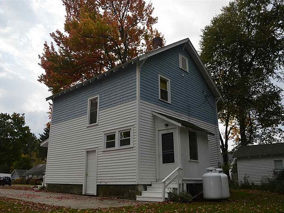 3rd image of 3 Maplewood Ct