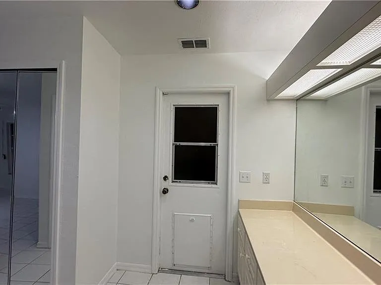 701 Arianne Ct — Photo 18