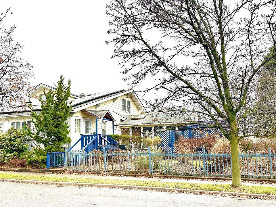 1st image of 851 Hempstead Boulevard