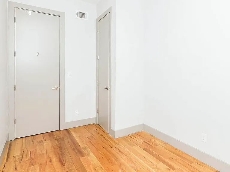 179 Woodward Ave #1R — Photo 7