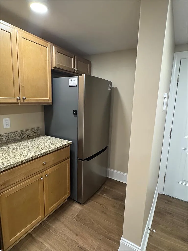 3 bed, 2.5 bath, 10262 sqft, $1,995 — Photo 4