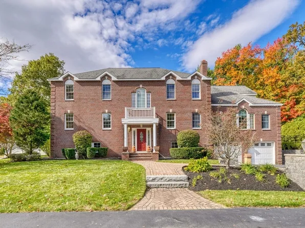 17 Marshall St, North Reading, MA 01864