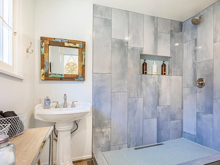 2715 Cridge St — Photo 24