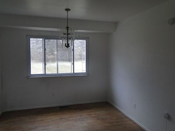 4th image of 2044 Casaloma Ct