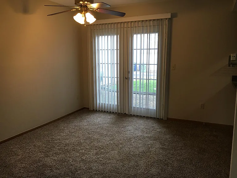 1790 Queensbridge Dr — Photo 5