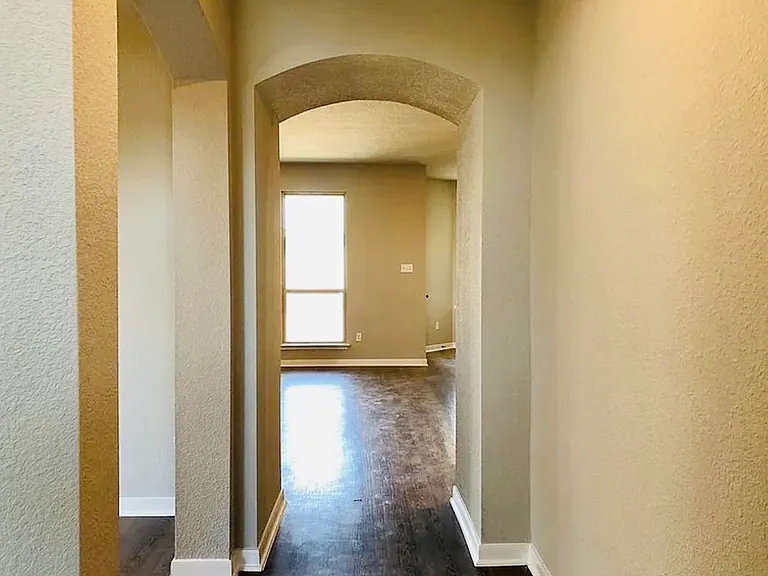 2708 Beutel Rd — Photo 5