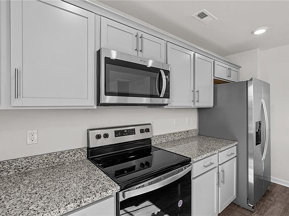 4th image of 782 Knockfin Ct
