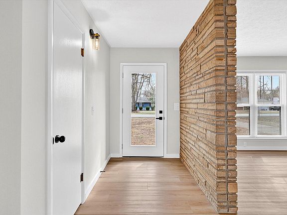 3rd image of 207 W Park Street