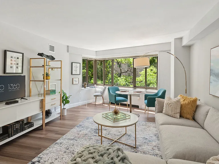 1350 North Lake Shore Drive — Photo 2