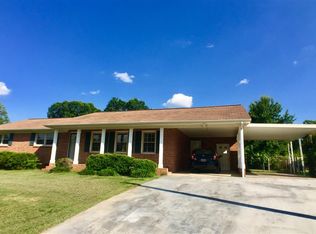 408 Farnsworth Rd, Spartanburg, SC 29301