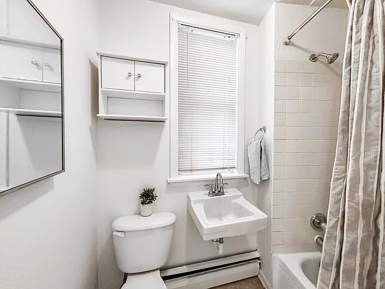 2121 Hennepin Ave S — Photo 29