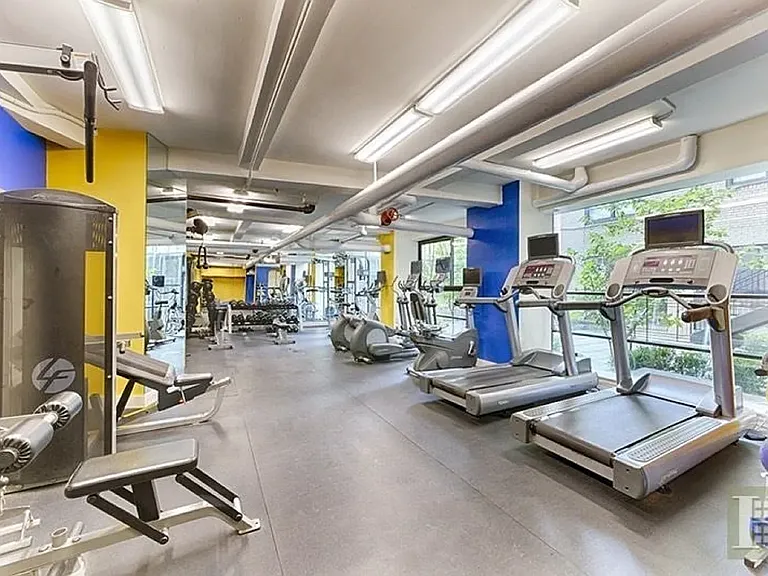 230 Riverside Dr #10M — Photo 12