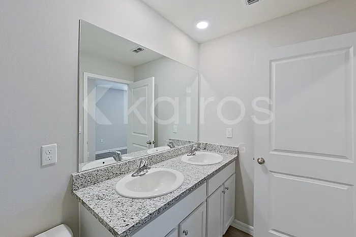 8704 SW 44th Ct — Photo 16