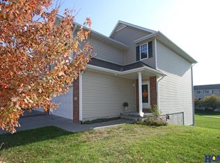 7551 Crystal Ct, Lincoln, NE 68506