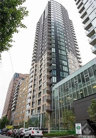 40 Nepean St #2201 — Photo 1