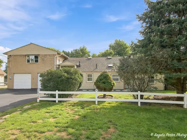 10238 W Wadsworth Rd, Beach Park, IL 60099