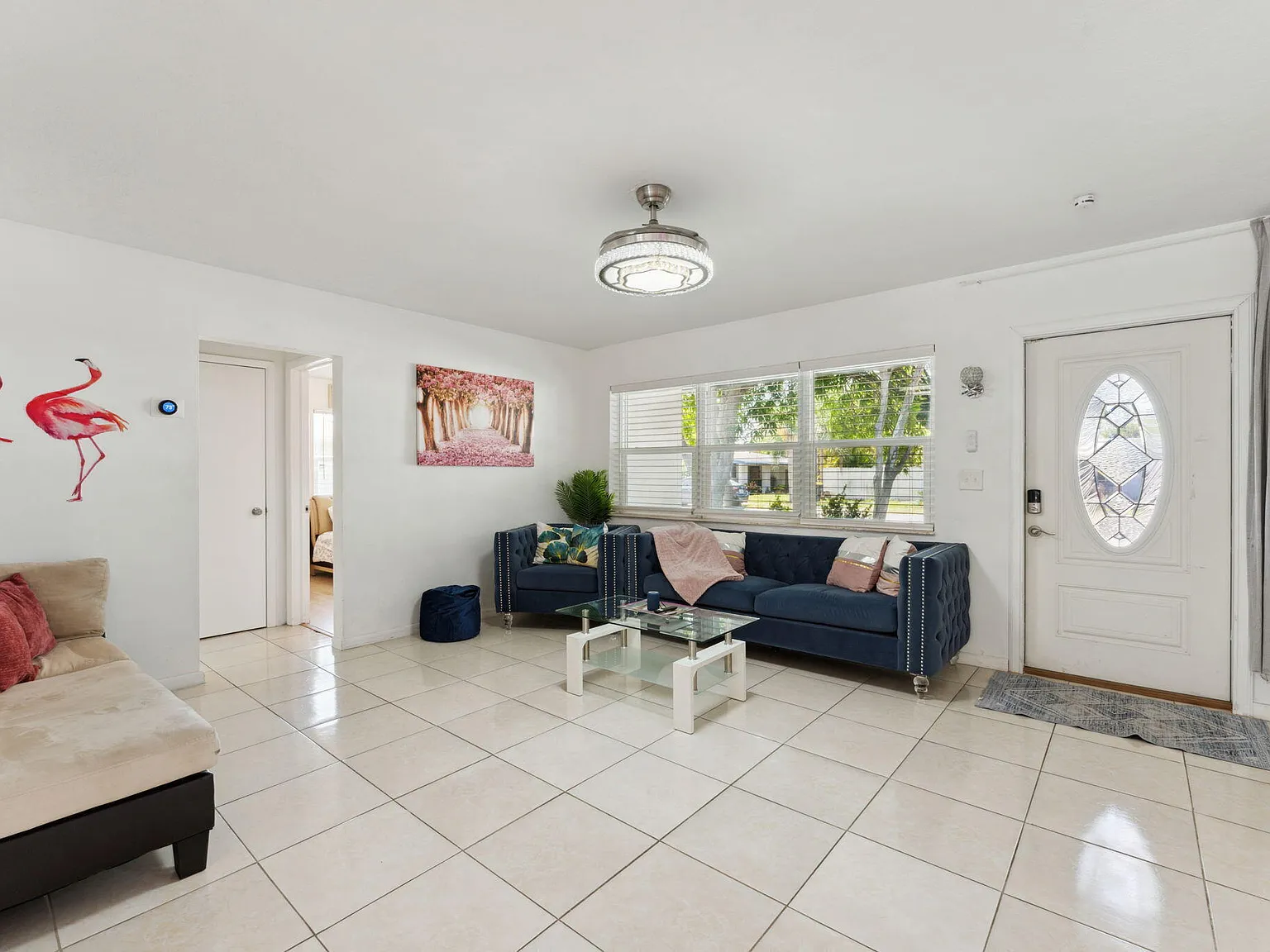 3 bed, 2.0 bath, 1210 sqft, $4,250 — Photo 4