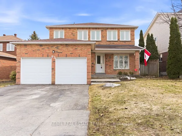 62 Ennisclare Pl, Whitby, ON L1R 1S1