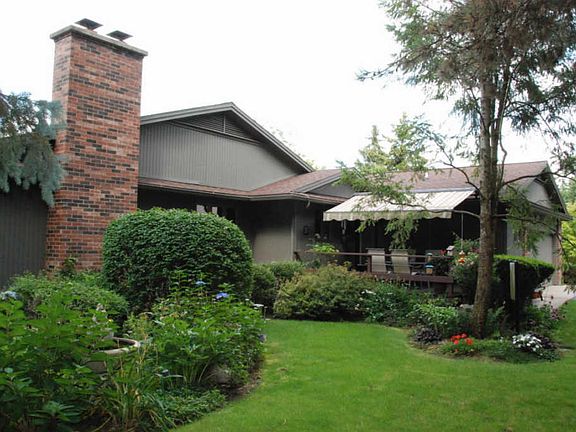 4th image of 3598 Charlevoix Dr SE