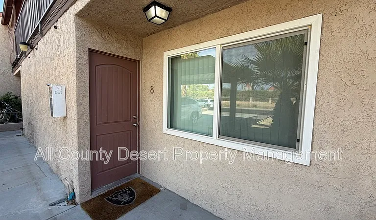 69180 Victoria Dr #8 — Photo 4