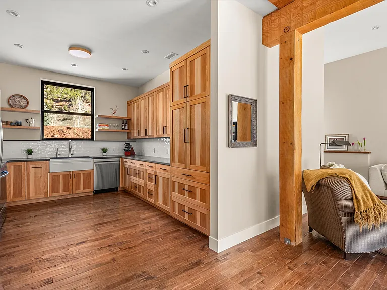 106 Castle View Dr — Photo 15