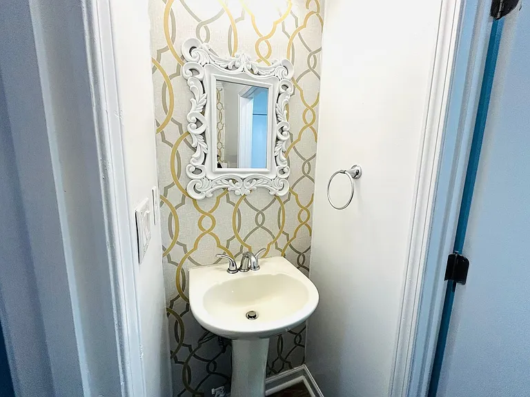 2664 Abington Dr — Photo 29