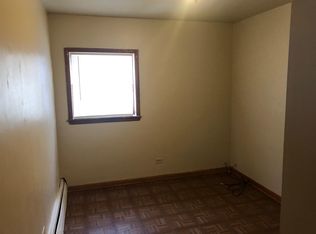 2255 Grove St APT 1F, Blue Island, IL 60406