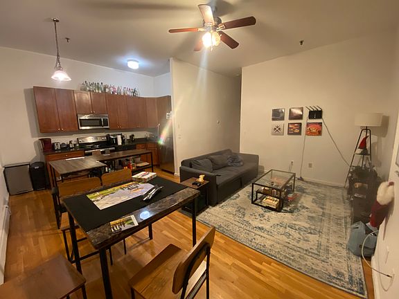 2nd image of 168 Northampton St APT 3A