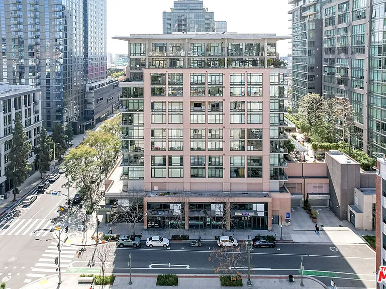 1111 S Grand Ave #716 — Photo 29