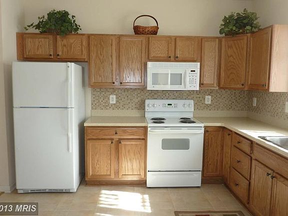 4th image of 86 Aspen Hill Dr