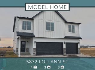 5872 Lou Ann St, Grand Forks, ND 58201