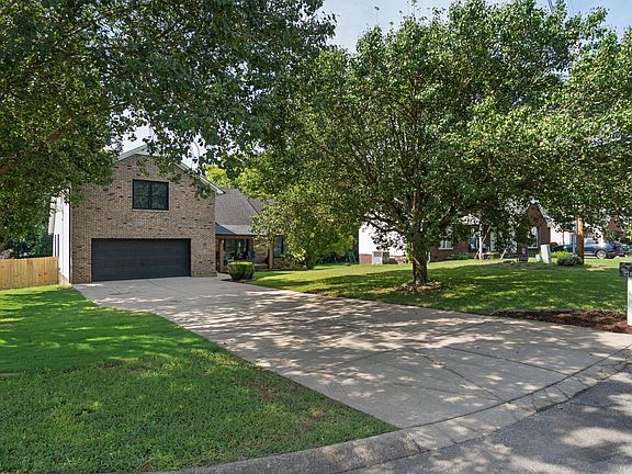 3rd image of 2745 Mollys Ct