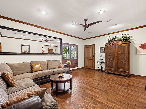 4th image of 4312 Bellaire Dr S APT 203