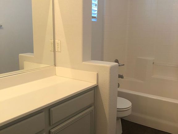 2nd image of 38358 Applewood Ct