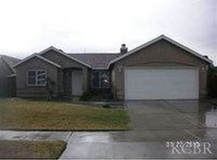 991 Yosemite Dr, Lemoore, CA 93245