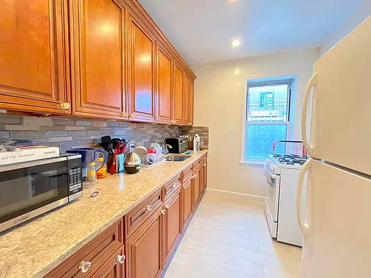 Rented by Highline Residential | media 1