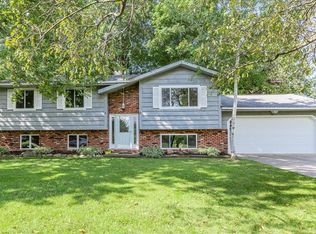 305 Hawk Ridge Dr, Painesville, OH 44077