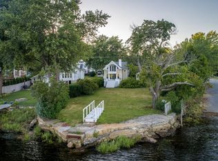 20 Merrimac St, Amesbury, MA 01913