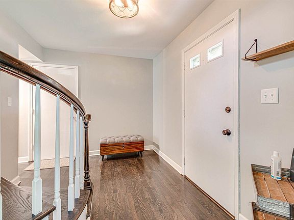 3rd image of 1016 Michaels Ln