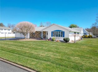 19 Mayfield Rd, Manchester, CT 06040