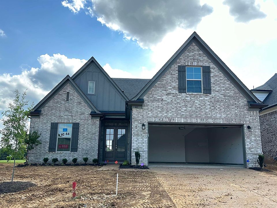 1st image of 44 Saint Andrews Dr