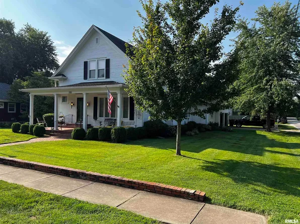 706 Monroe St, Pawnee, IL 62558
