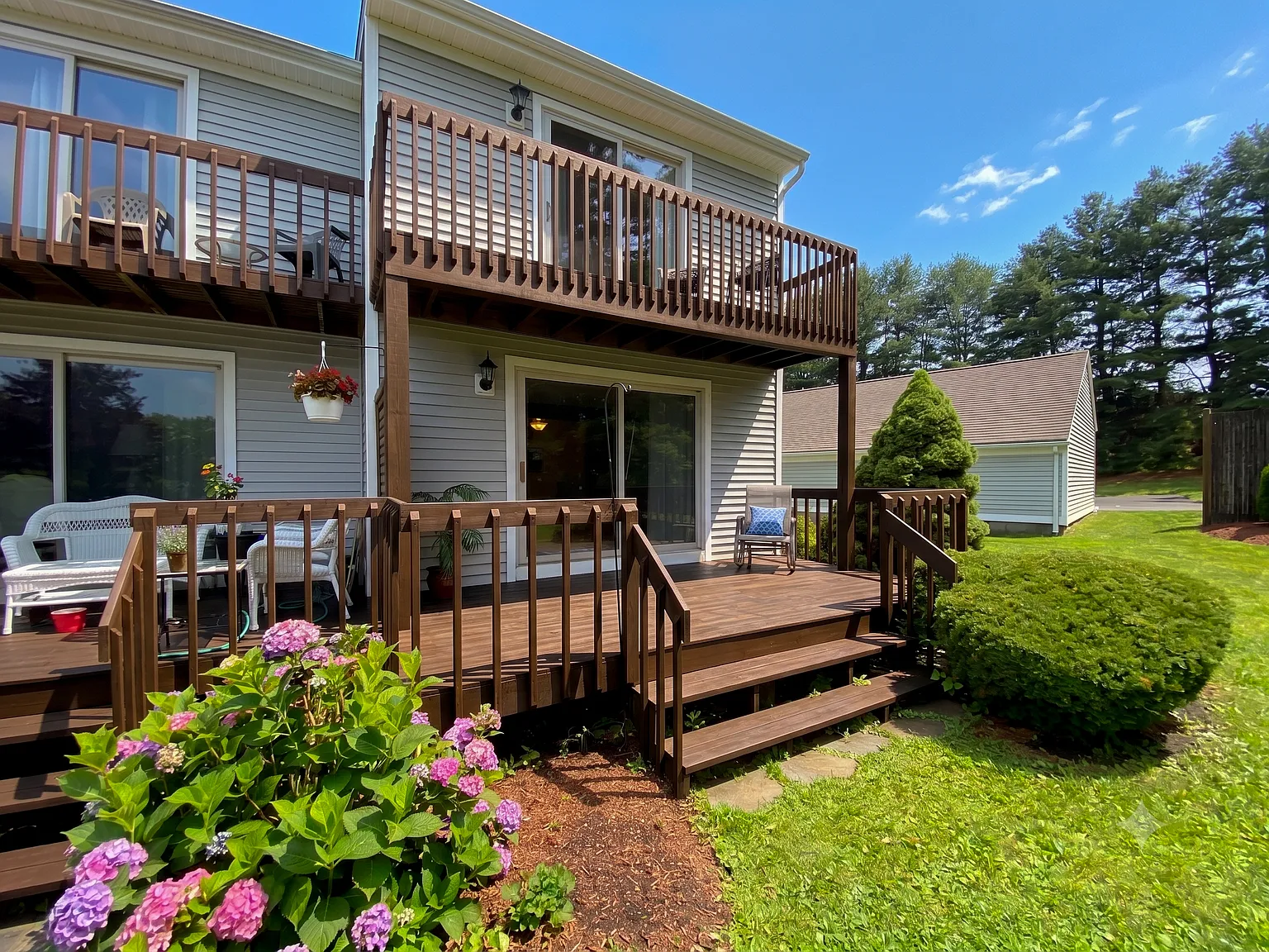 2 bed, 1.5 bath, 1168 sqft, $2,500 — Photo 3