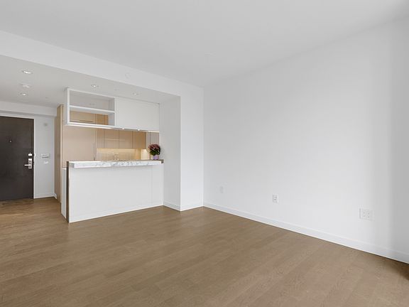 3rd image of 252 South St Unit 19F