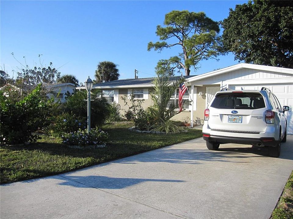1st image of 7433 Cass Cir