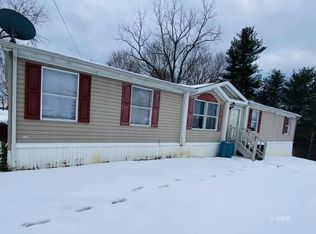 9025 Five Points Rd, Athens, OH 45701