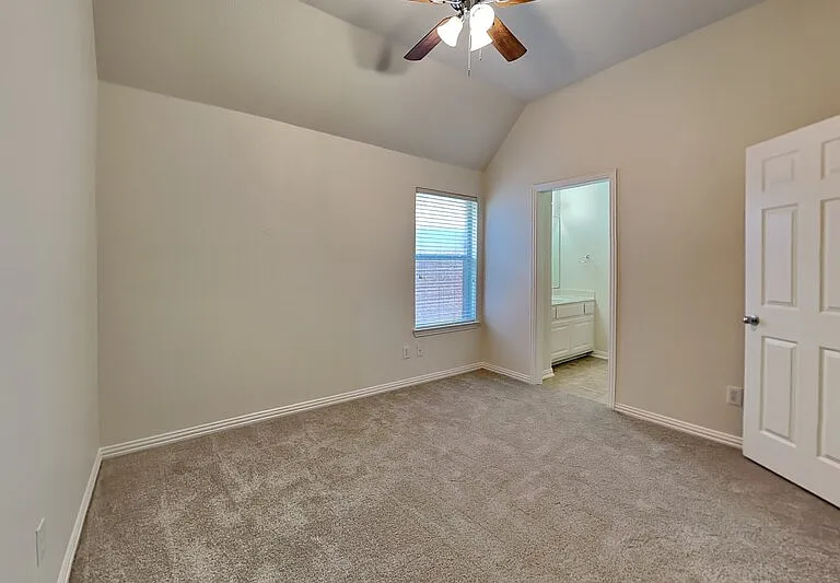 3404 Pilgrim Dr — Photo 13